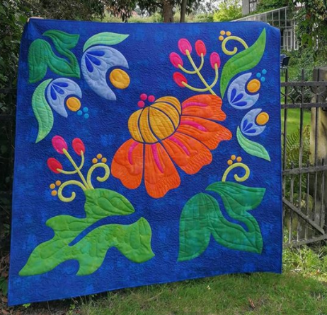 Allison Richter  Allison used Moda's Grunge fabrics for this beauty! The applique and quilting is gorgeous! (FYI, there Grunge fabrics in the EQ8 Fabric Library!) See more pictures of this quilt, and others on Allison's Instagram, @campbell_soup_diary.